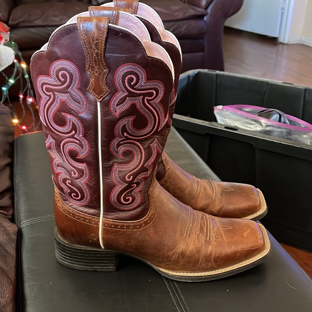 Boots - Picture 2 of 6